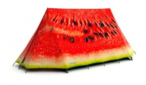 Zelt, das wie eine aufgeschnittene Melone aussieht, von fieldcandy.